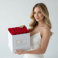 Grande Square - 25 Eternal Roses