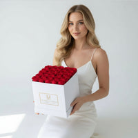 Grande Square - 25 Eternal Roses