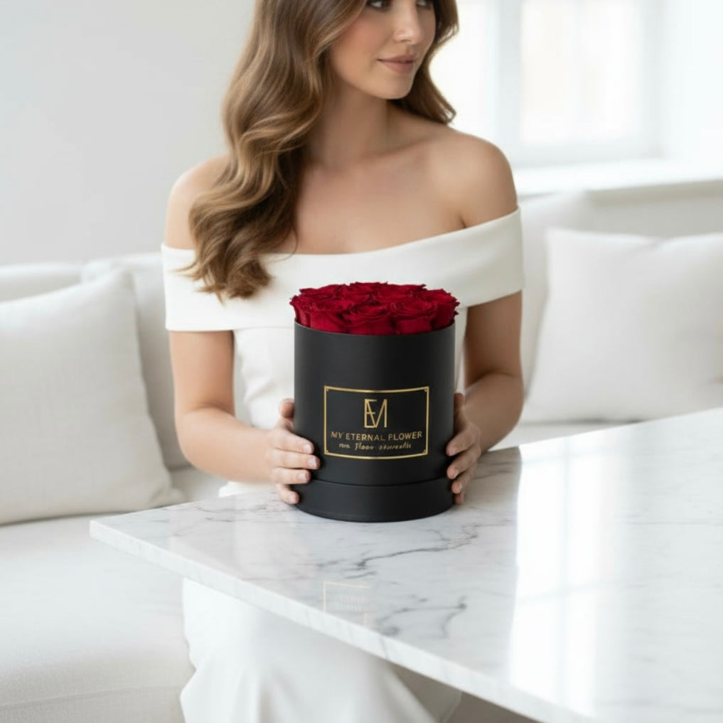 Luxe Round - 14 Eternal Roses