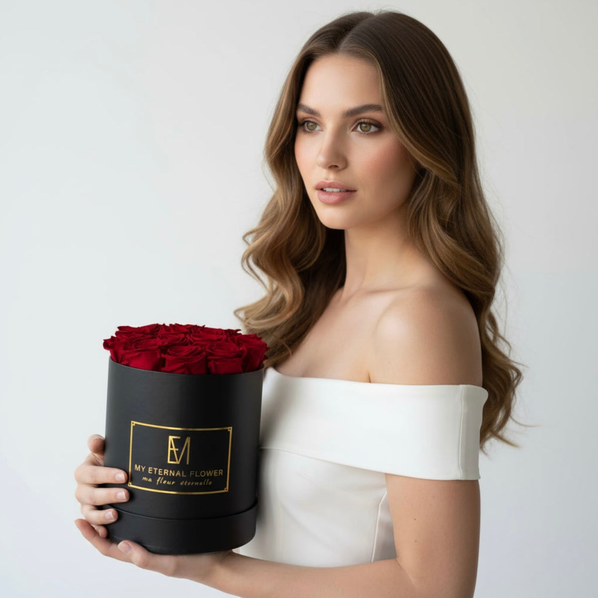 Luxe Round - 14 Eternal Roses