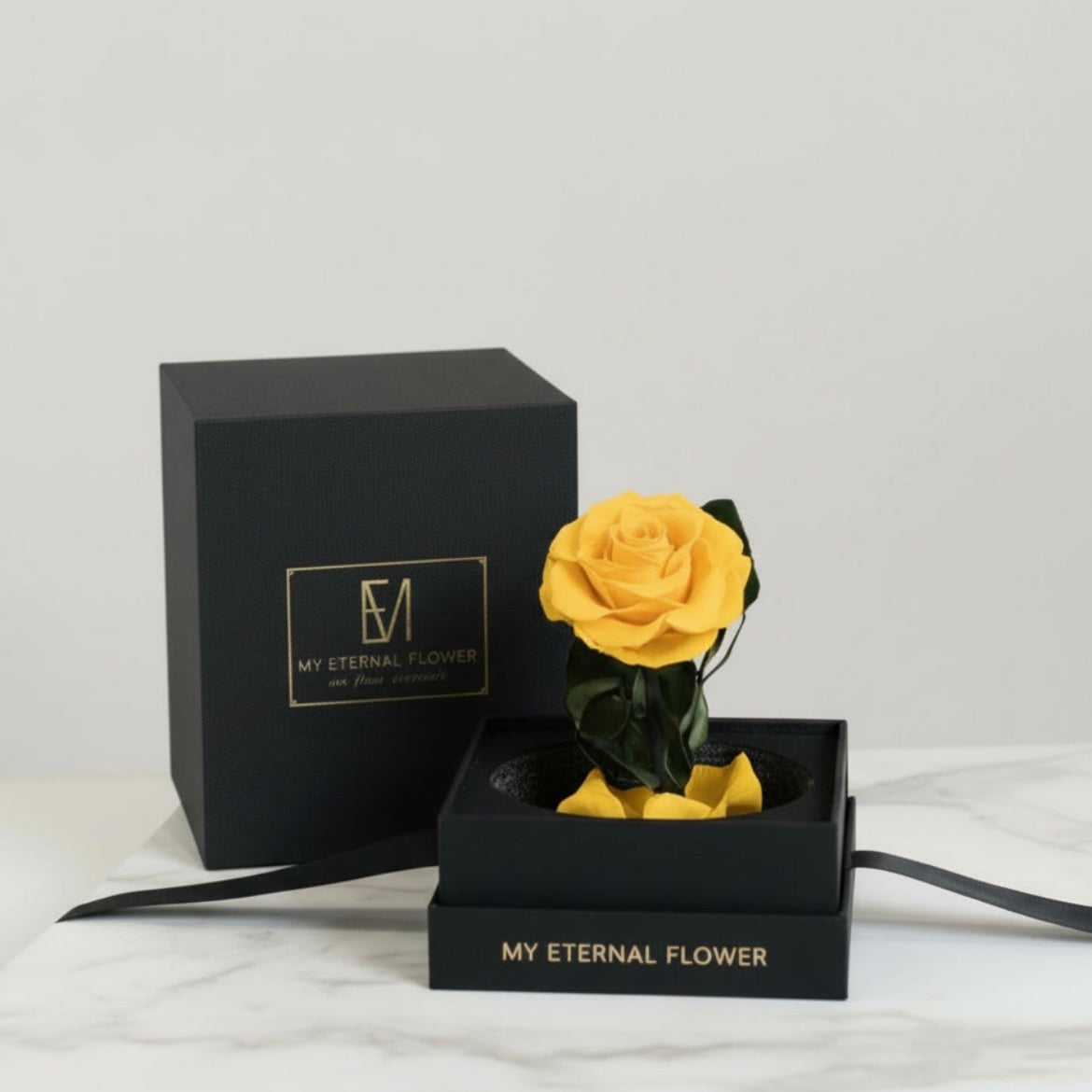 Mini Luxe Eternal Rose Dome in Yellow